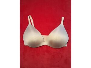 NWOT Skims Wireless Form Super Push Up Bra Color Clay Size 36C